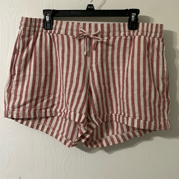 Old Navy Pants - Old Navy linen blend shorts with red and white strips size large